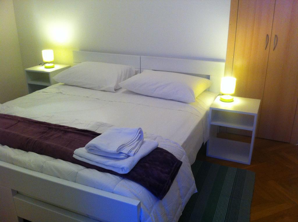 Apartman Nina, In Centre Split
